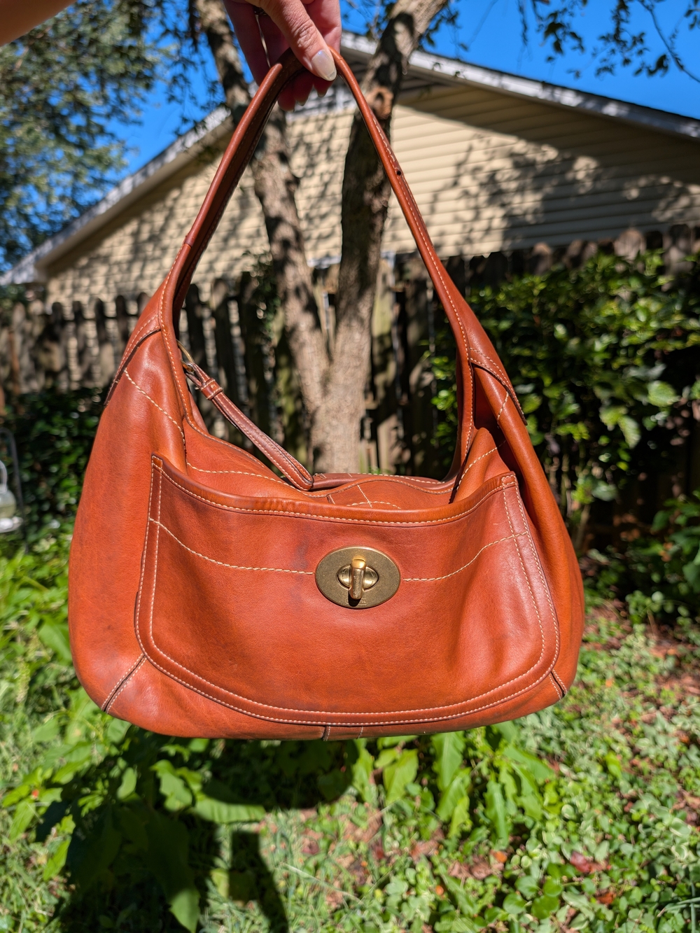 Coach Legacy Ergo XL Turnlock Hobo Whiskey Vachetta Leather 11010